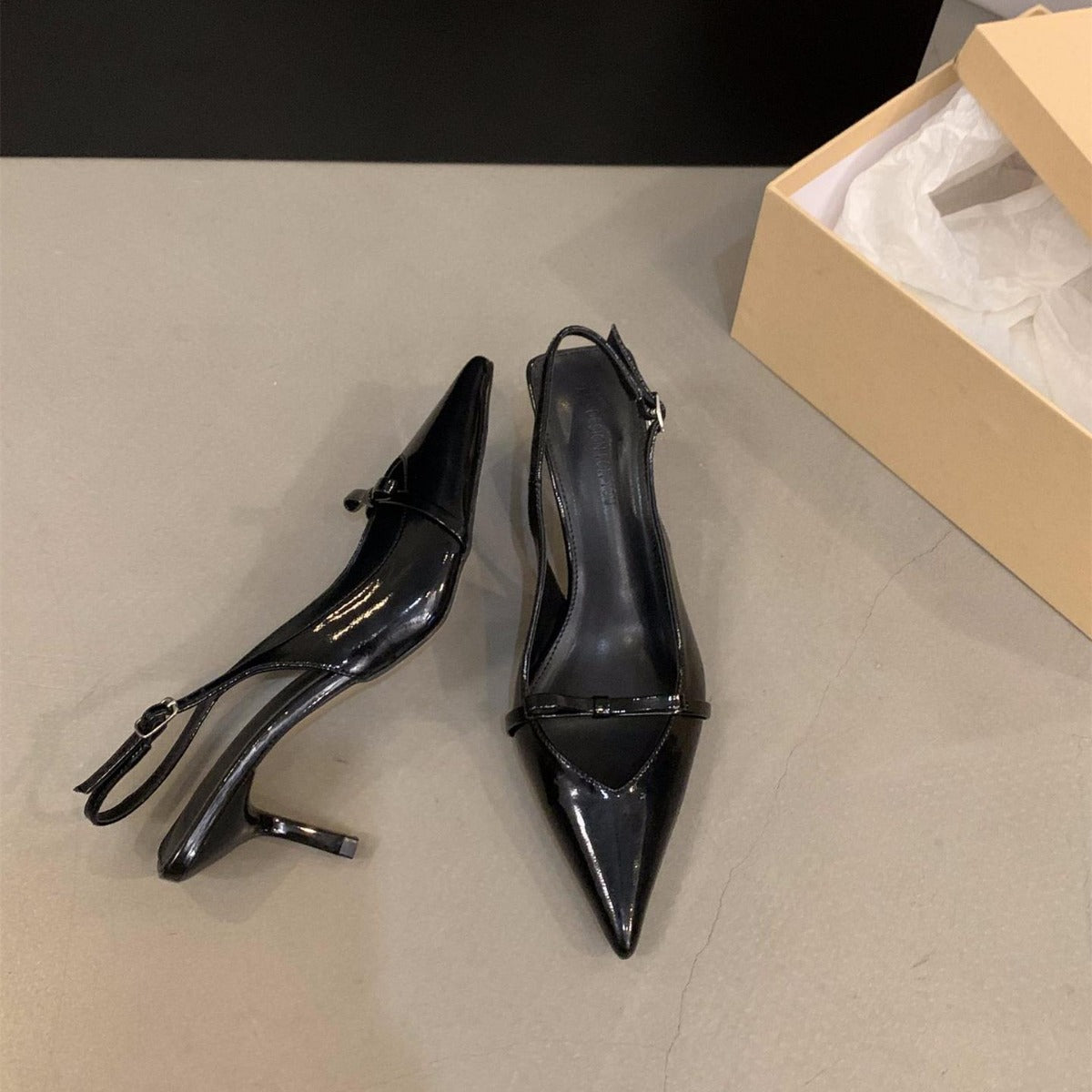 Women's Slingback Pumps with elegant cut and fine strap
