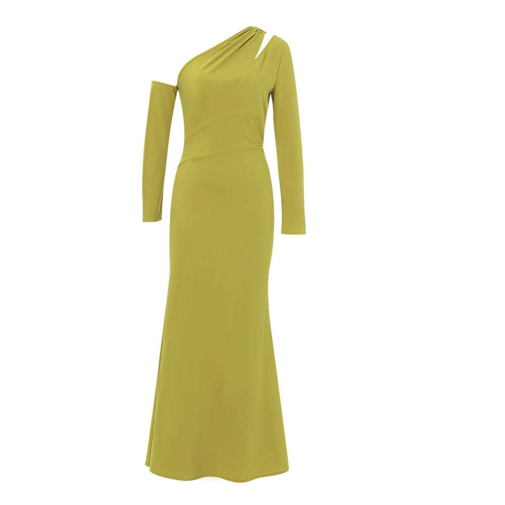 Ladies Elegant Maxi Dress with Asymmetric Neckline and Figure-Hugging Silhouette