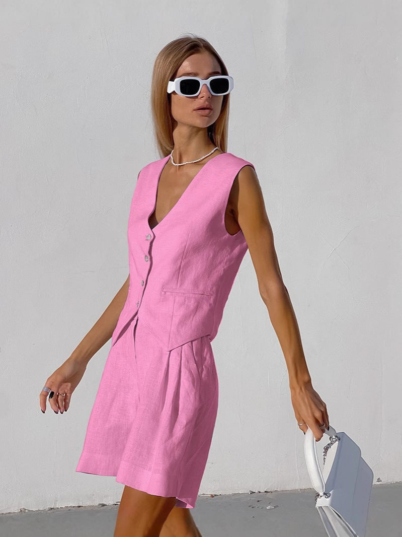 Women's airy linen set with sleeveless blazer and shorts