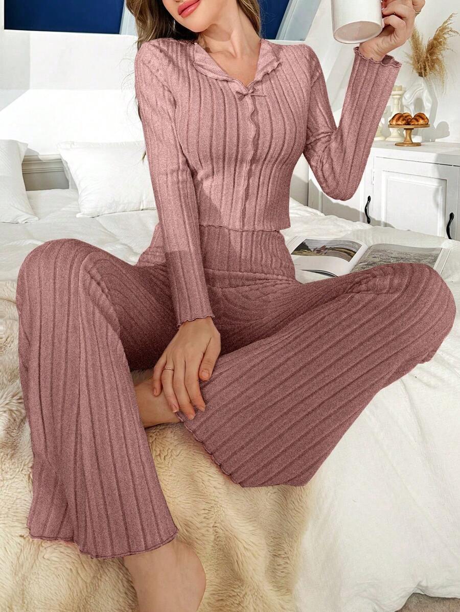 Women's elegant and comfortable pajama set with ribbed texture