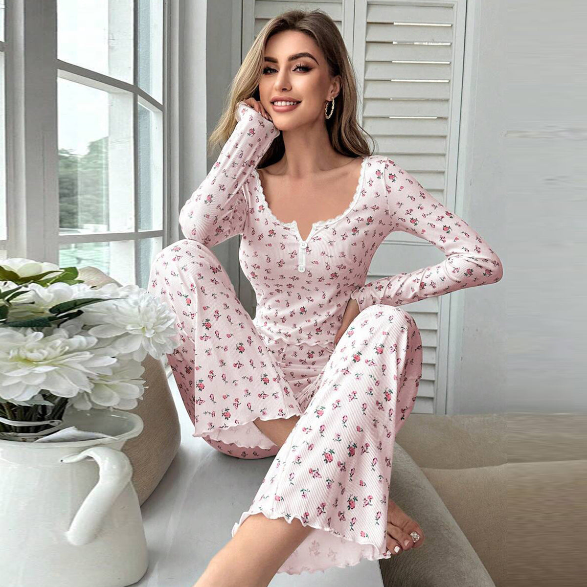 Women's Long Sleeve Pajama Set with Playful Floral Pattern