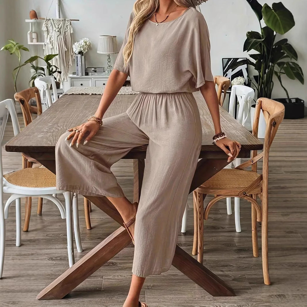 Women's wide jumpsuit with elastic waistband and casual cut