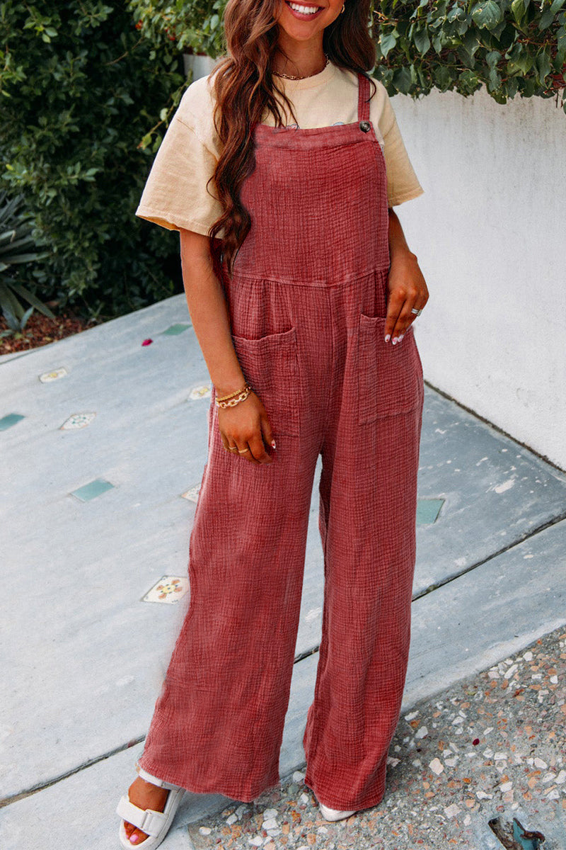 Women's casual jumpsuit with a loose fit and practical pockets