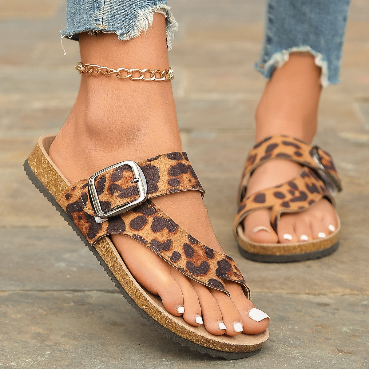 Women's thong sandals with braided straps and non-slip sole