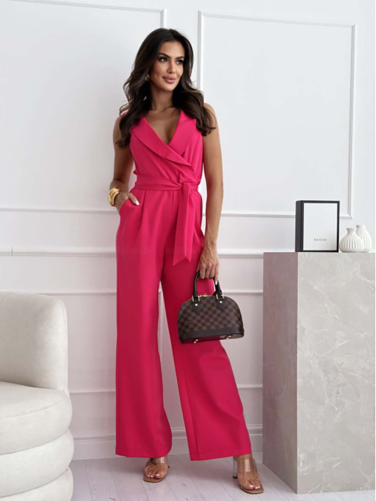 Sleeveless Jumpsuit Elegant Silhouette made of Noble Fabric