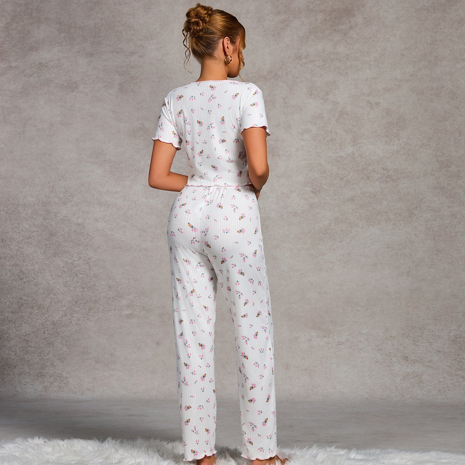 Women's Pajama Set with Floral Design and Elastic Waistband