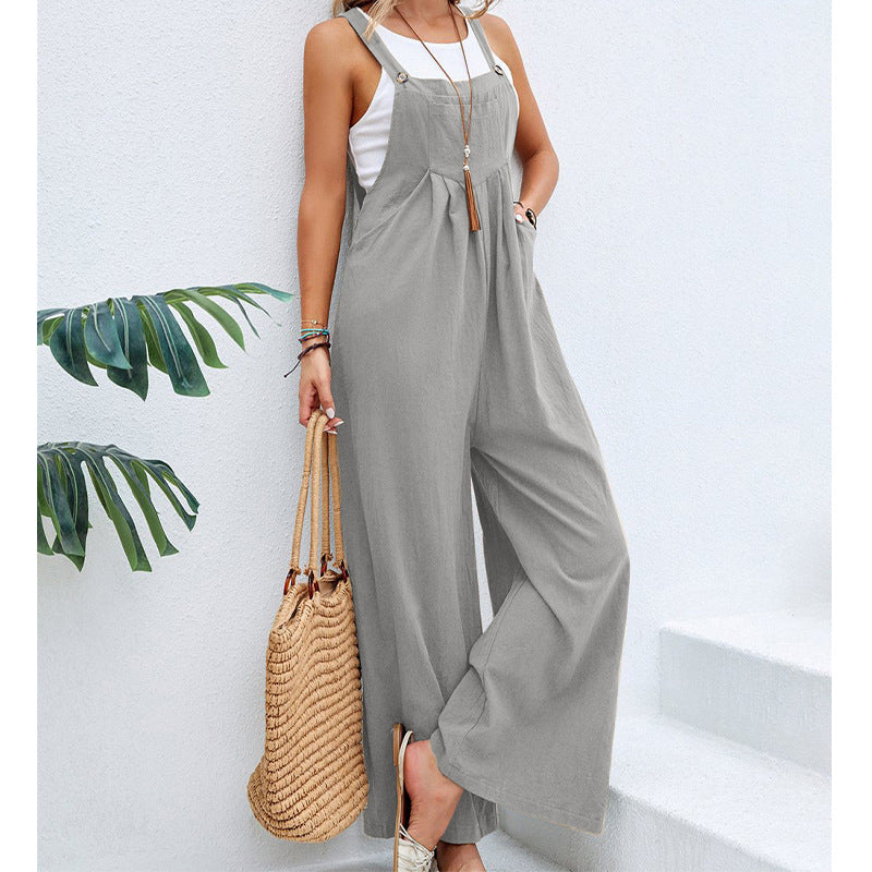 Women's wide dungarees with a casual cut and sophisticated details