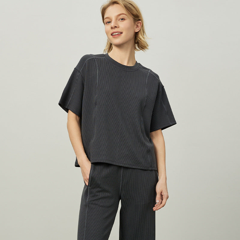 Women's casual oversized sports shirt made of breathable textured fabric