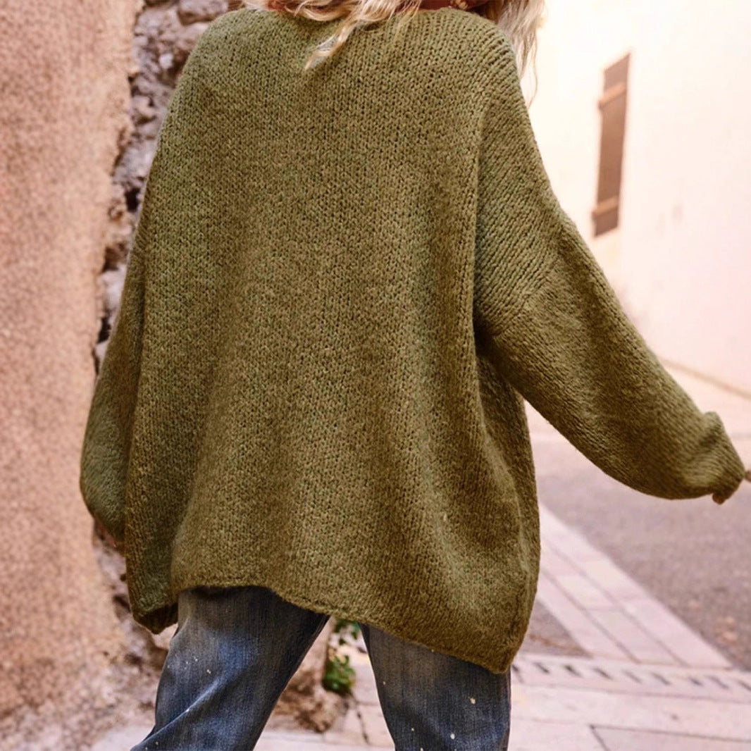 Women's casual oversized pullover with heart appliqués