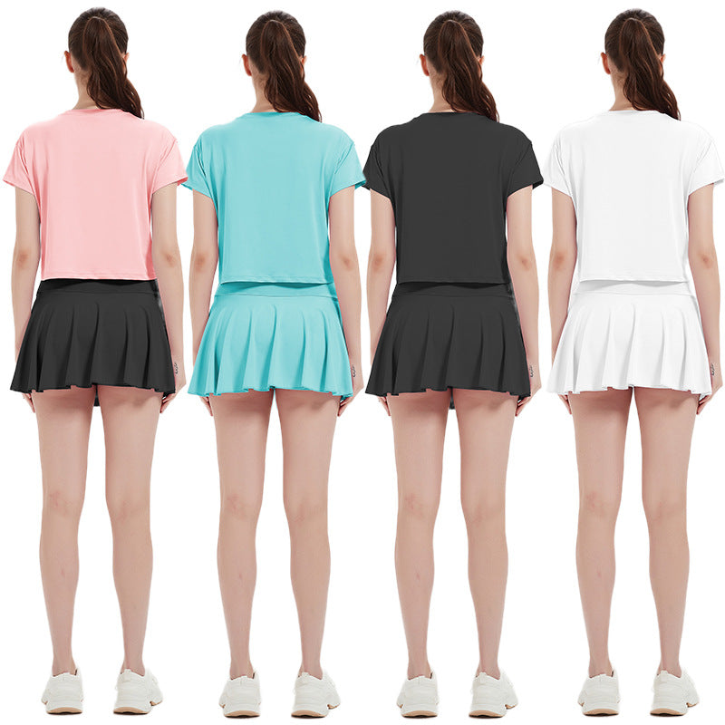 Women's Sporty Crop Top and Pleated Skirt Set with Breathable Material and High Wearing Comfort