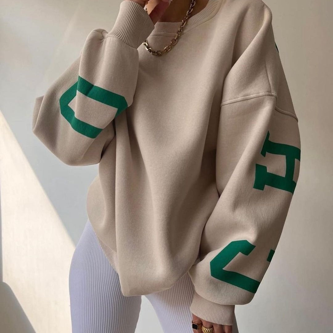 Women's casual oversized sweater with contrasting sleeves