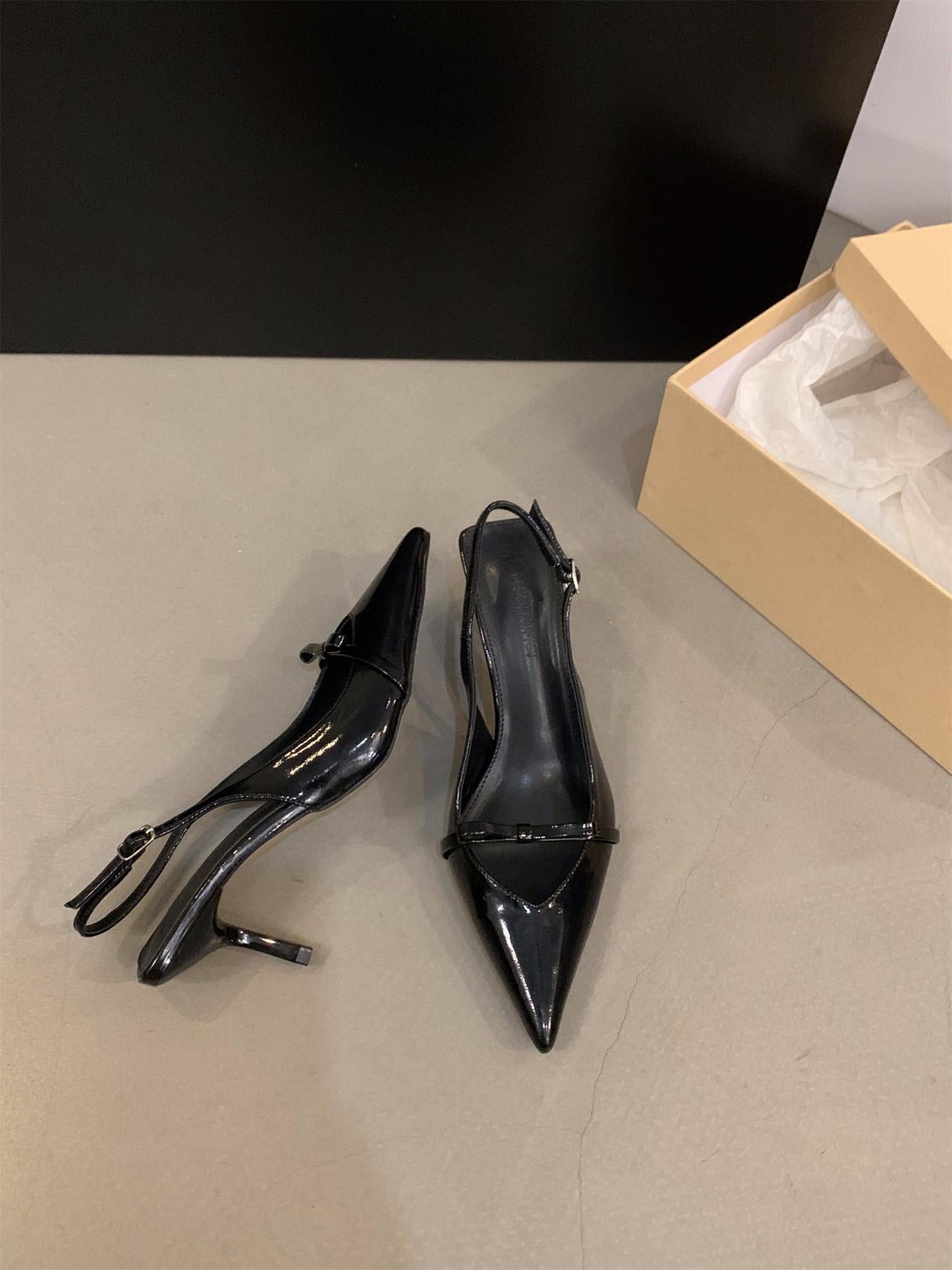 Women's Slingback Pumps with elegant cut and fine strap