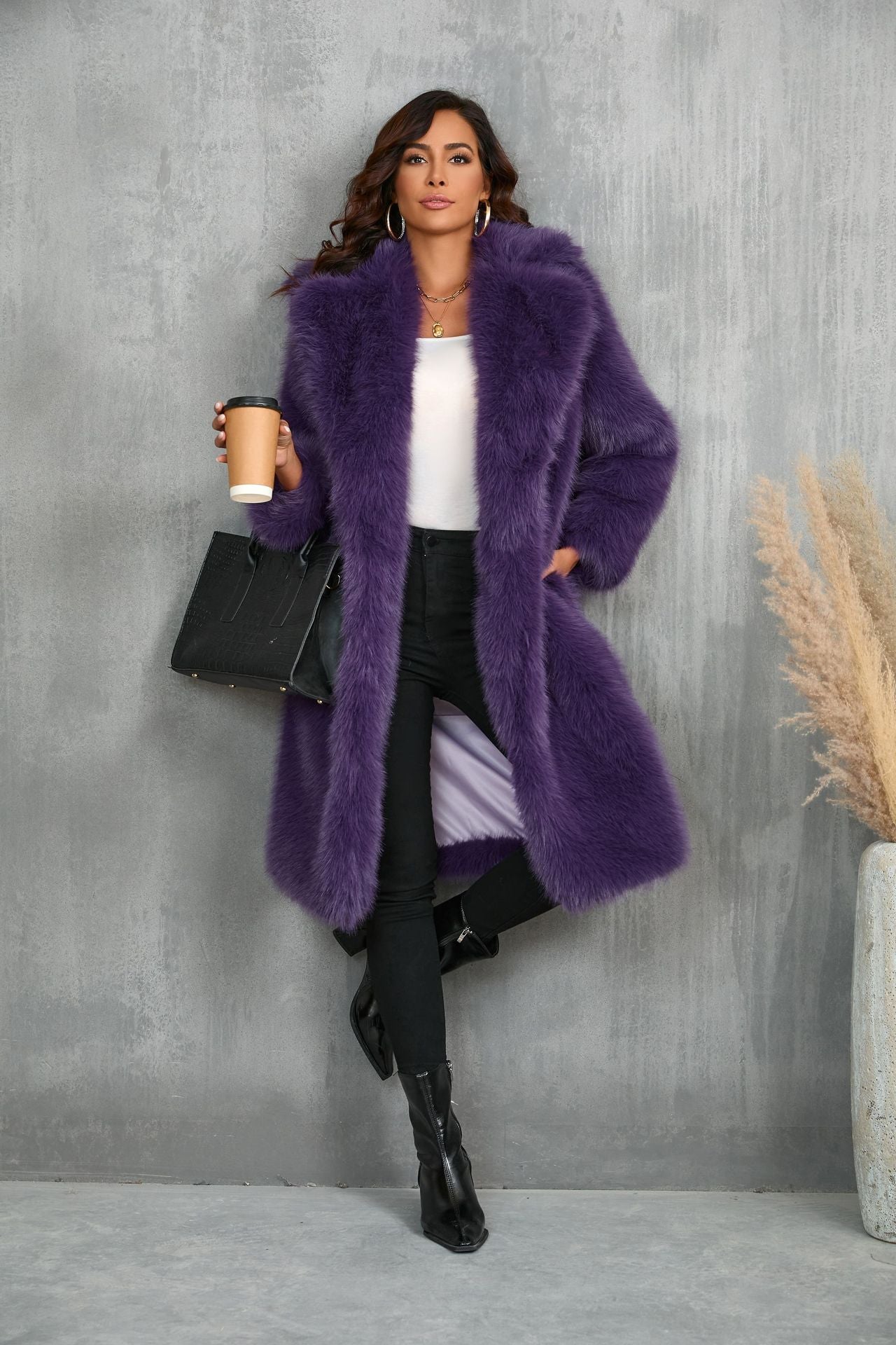 Ladies Luxurious Faux Fur Coat with Elegant Cut