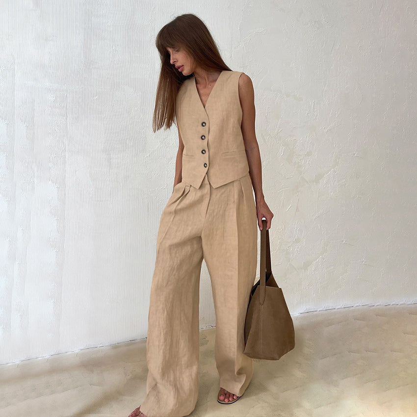 Ladies elegant suit vest with tailored fit and wide leg