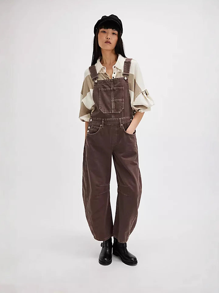 Women's overall in a casual oversized style with practical pockets and fashionable accents