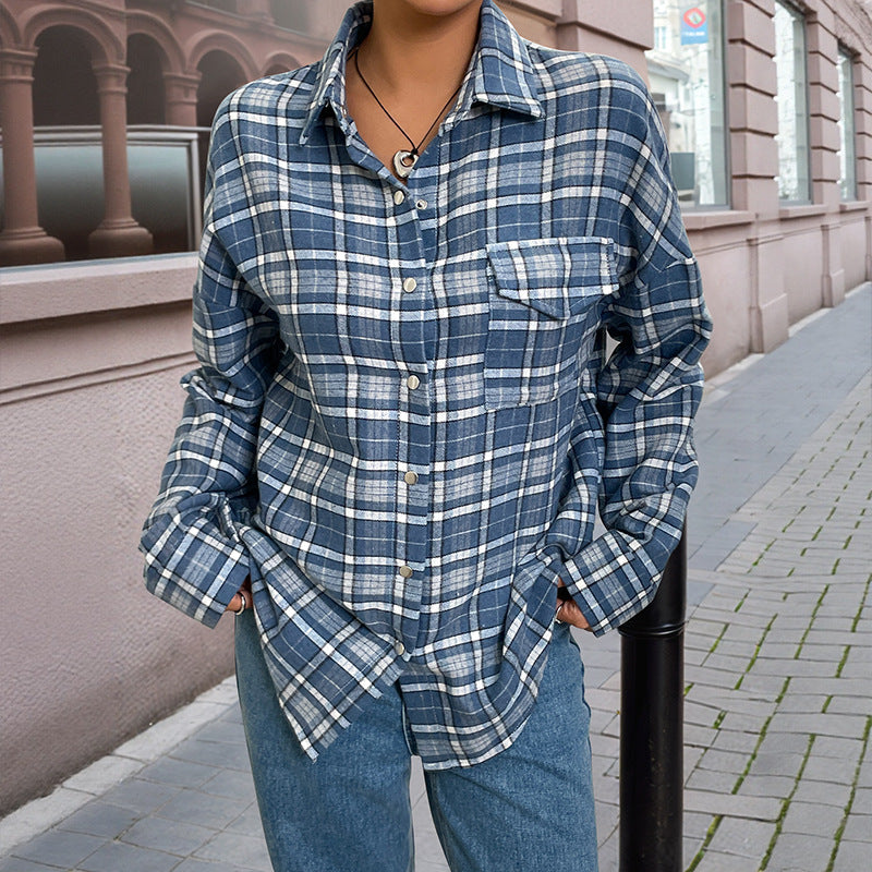 Women's checkered cotton blouse in a casual cut with button details