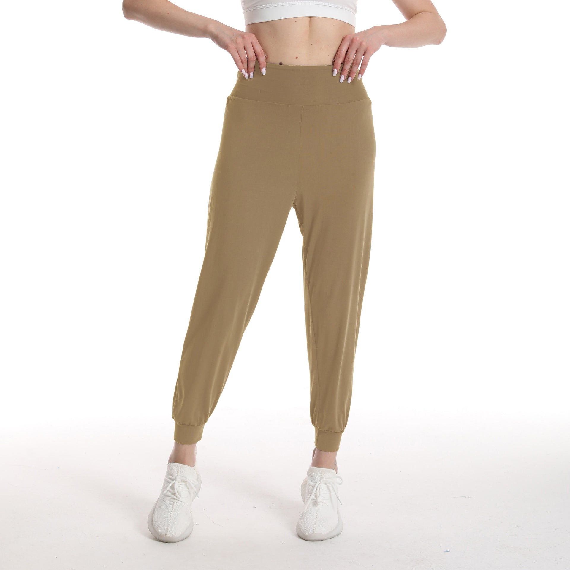 Women's relaxed sport pants with high waistband and elastic cuffs