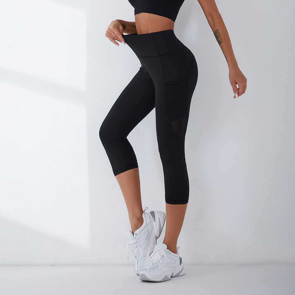 Women's sports leggings with high waistband and practical side pockets