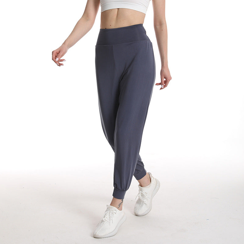 Women's relaxed sport pants with high waistband and elastic cuffs