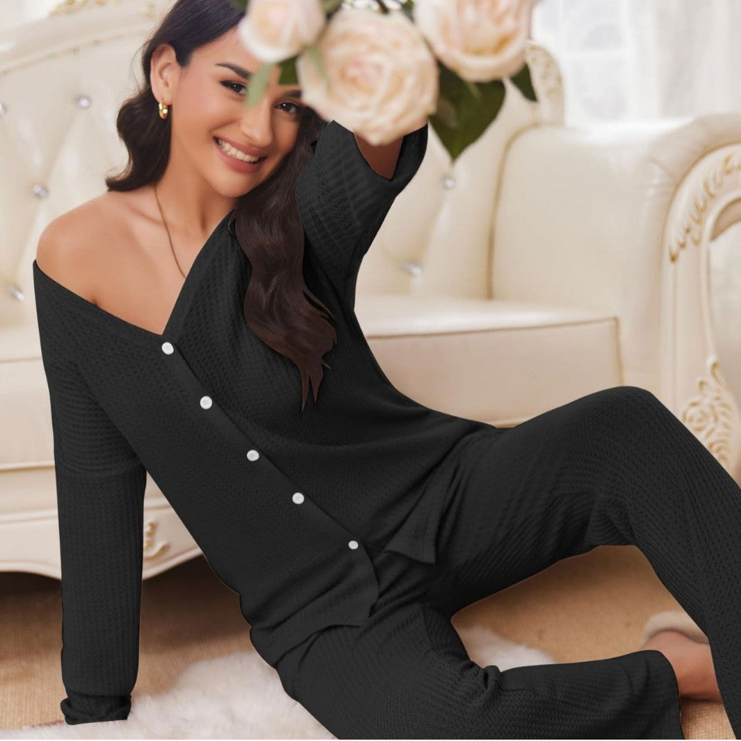 Women's pajama set with long sleeves and button placket