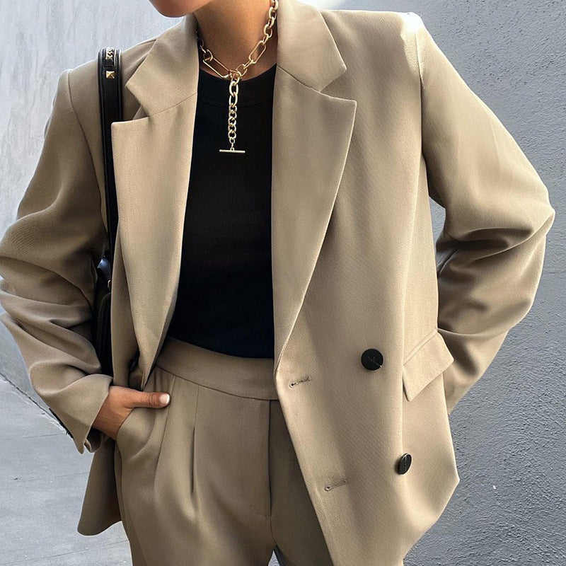 Women's suit jacket and pants in elegant oversized style