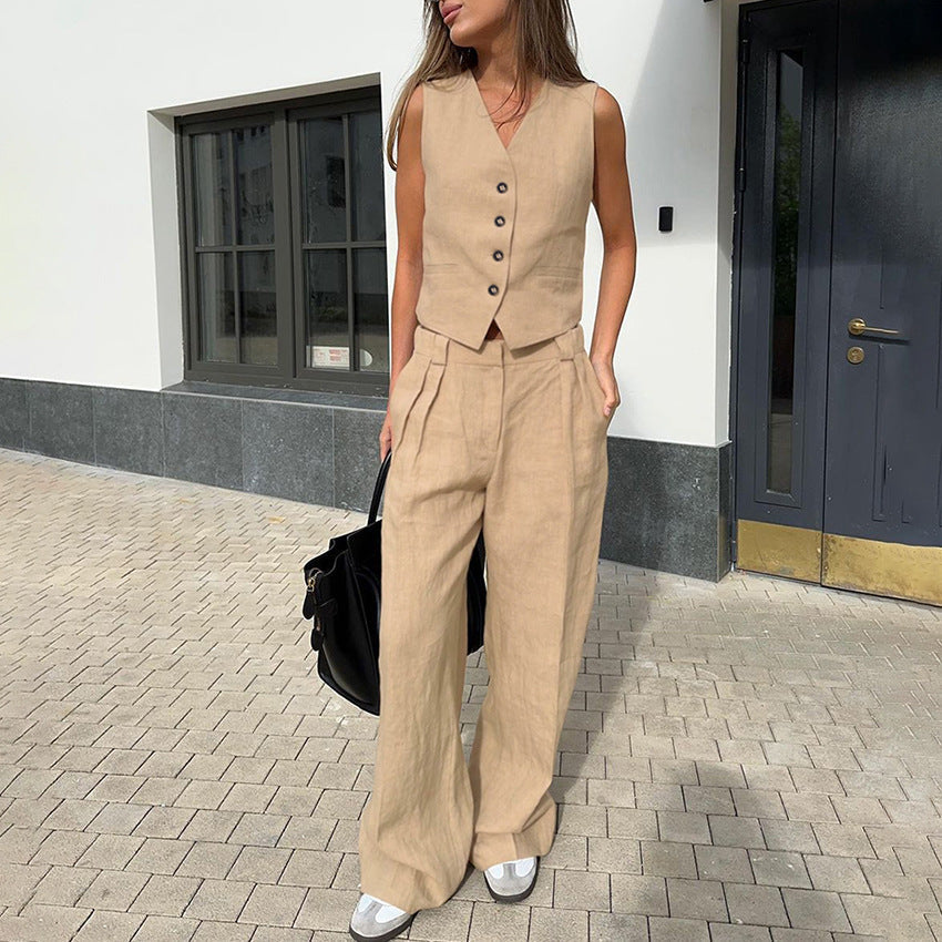 Ladies elegant suit vest with tailored fit and wide leg