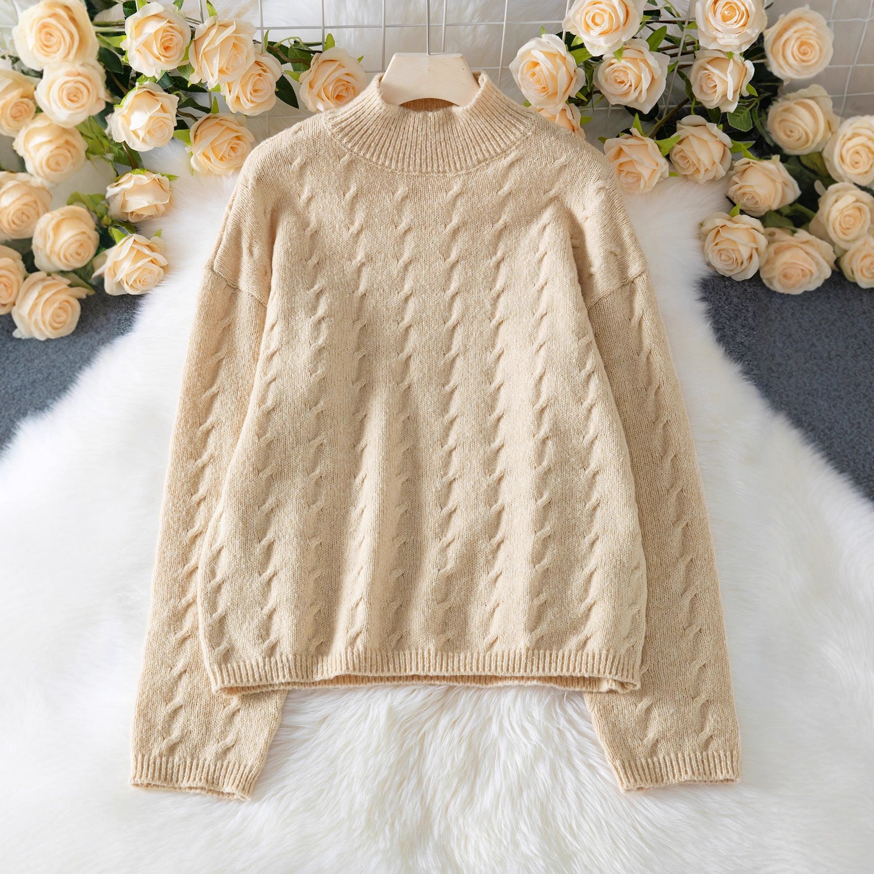 Women's chunky knit pullover