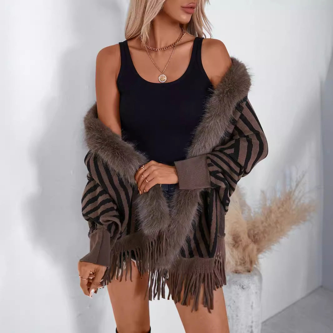 Women's Knit Poncho with Elegant Faux Fur Collar and Fringed Design
