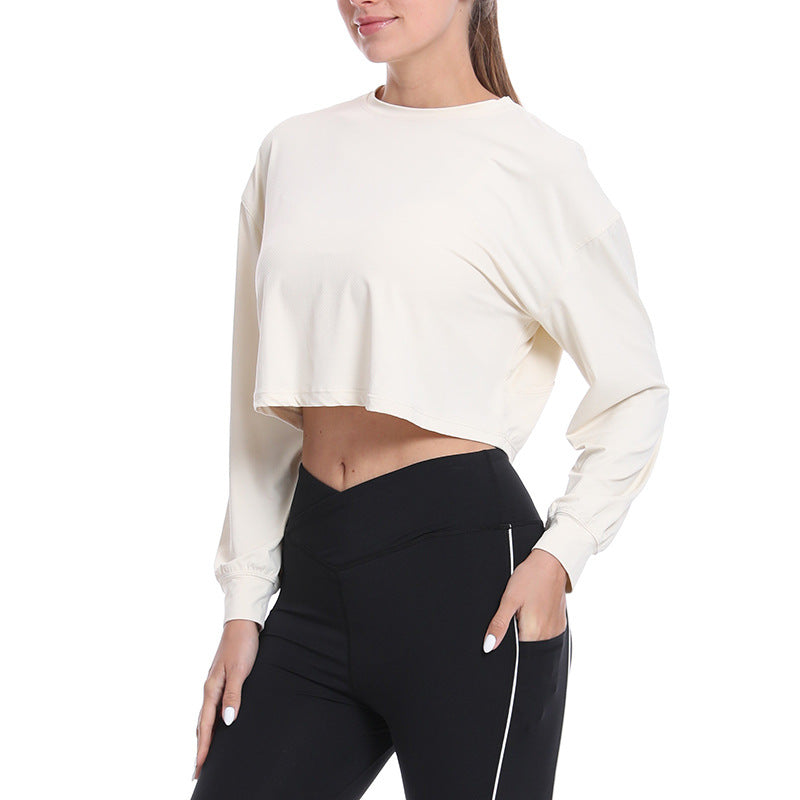 Women's sporty crop sweater with long sleeves