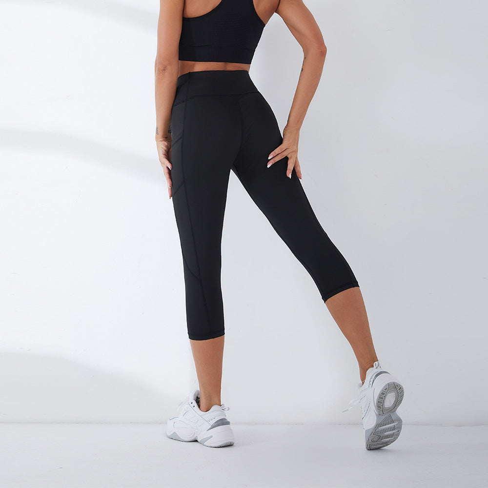 Women's sports leggings with high waistband and practical side pockets