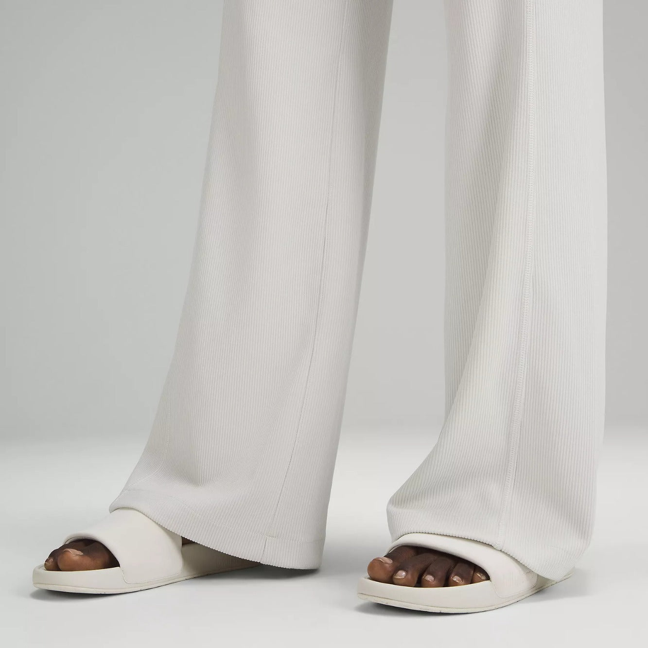 Women's Flowing Wide-Leg Trousers