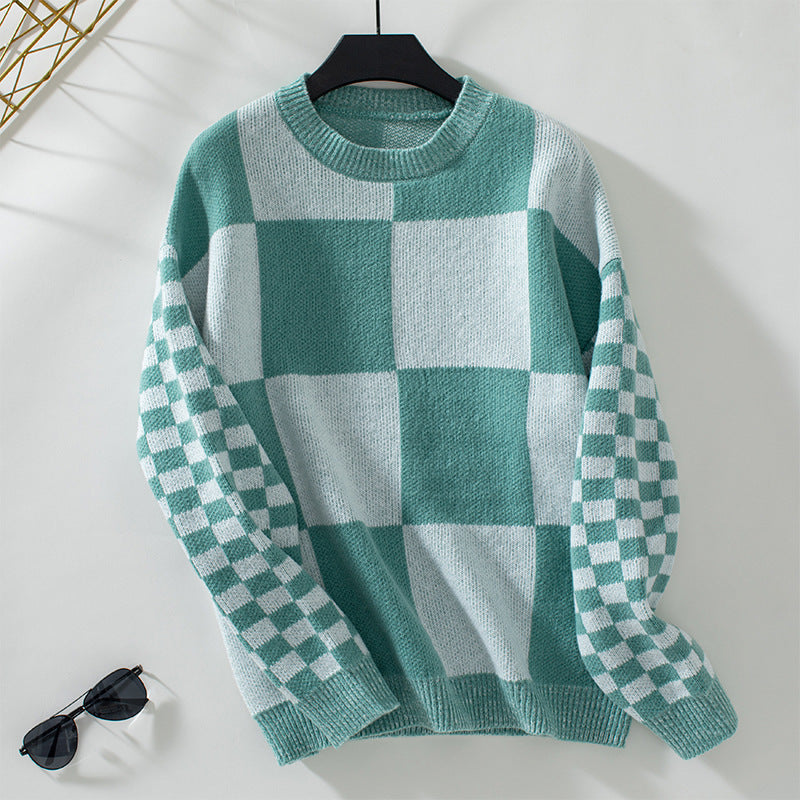 Ladies fashionable pullover with check pattern and casual cut