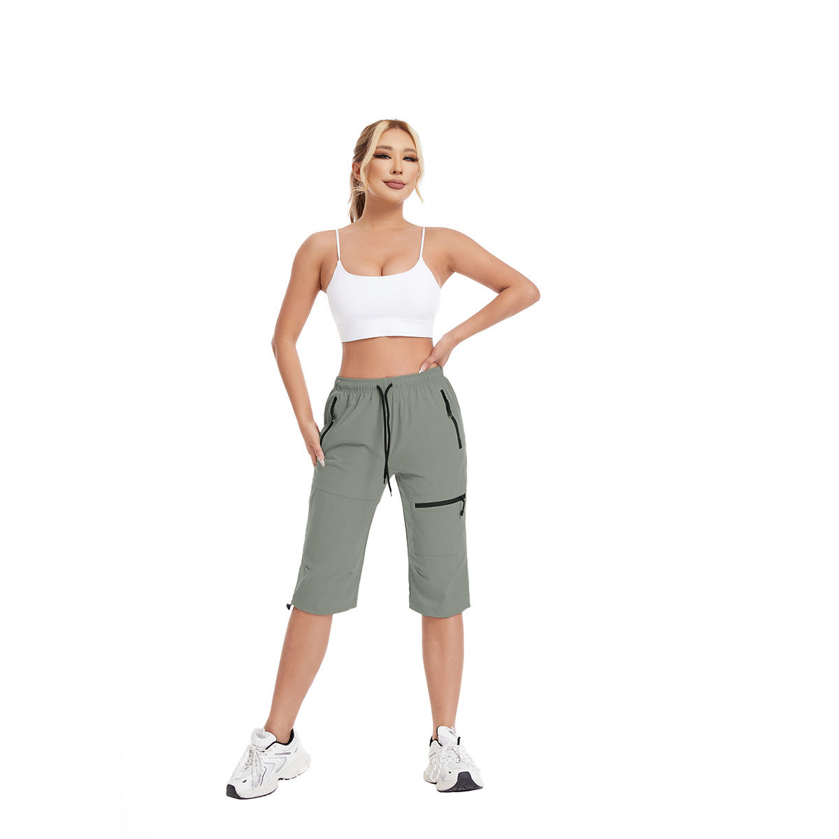 Women's multifunctional sports capri pants with practical pockets
