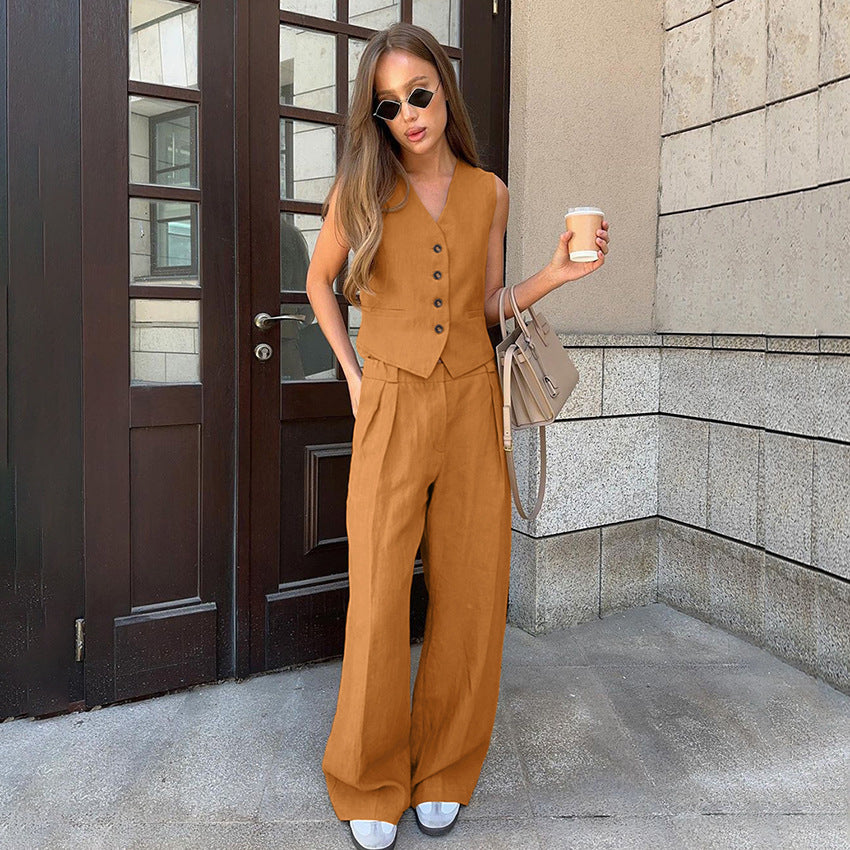 Ladies elegant suit vest with tailored fit and wide leg