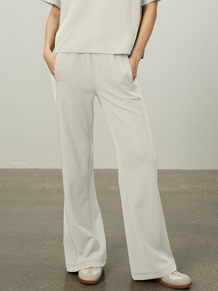 Ladies elegant leisure pants with elastic waistband and fine ribbed structure