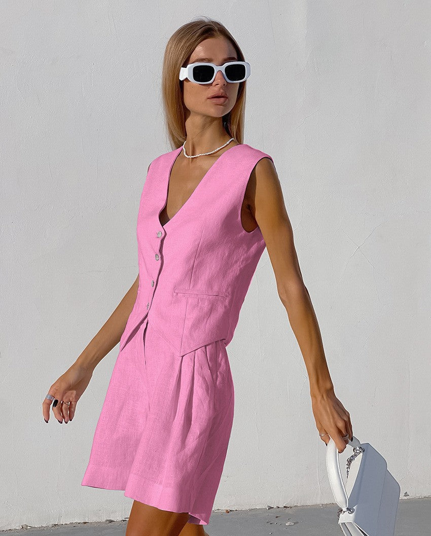 Women's airy linen set with sleeveless blazer and shorts