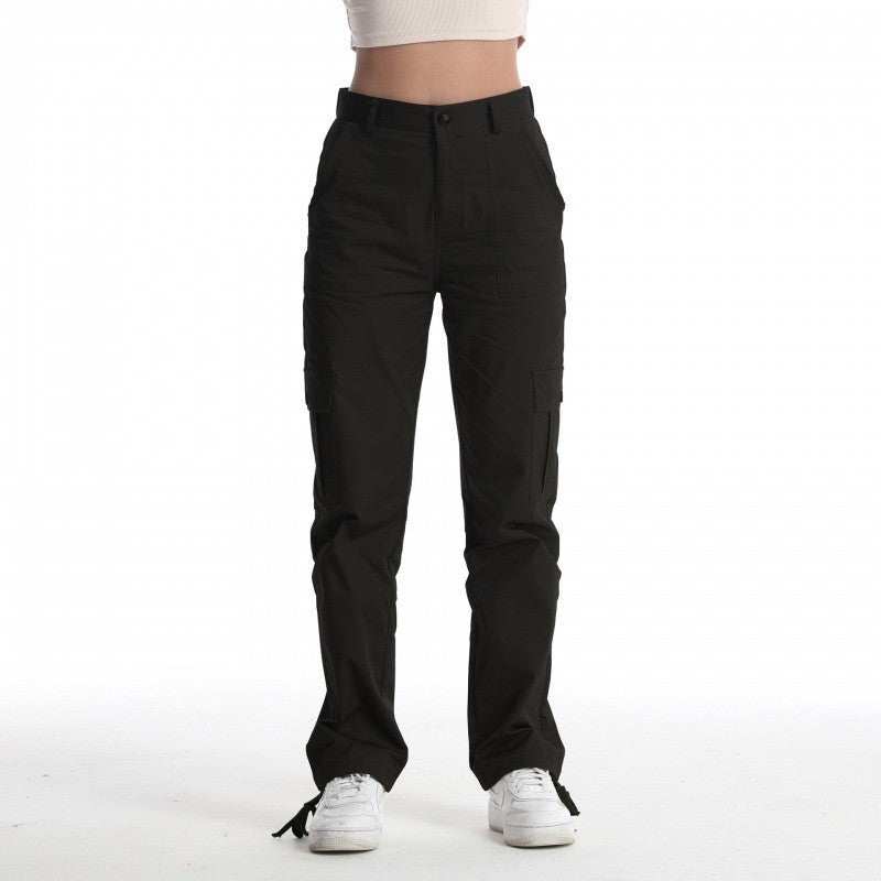 Women's cargo pants with practical pockets and adjustable waistband