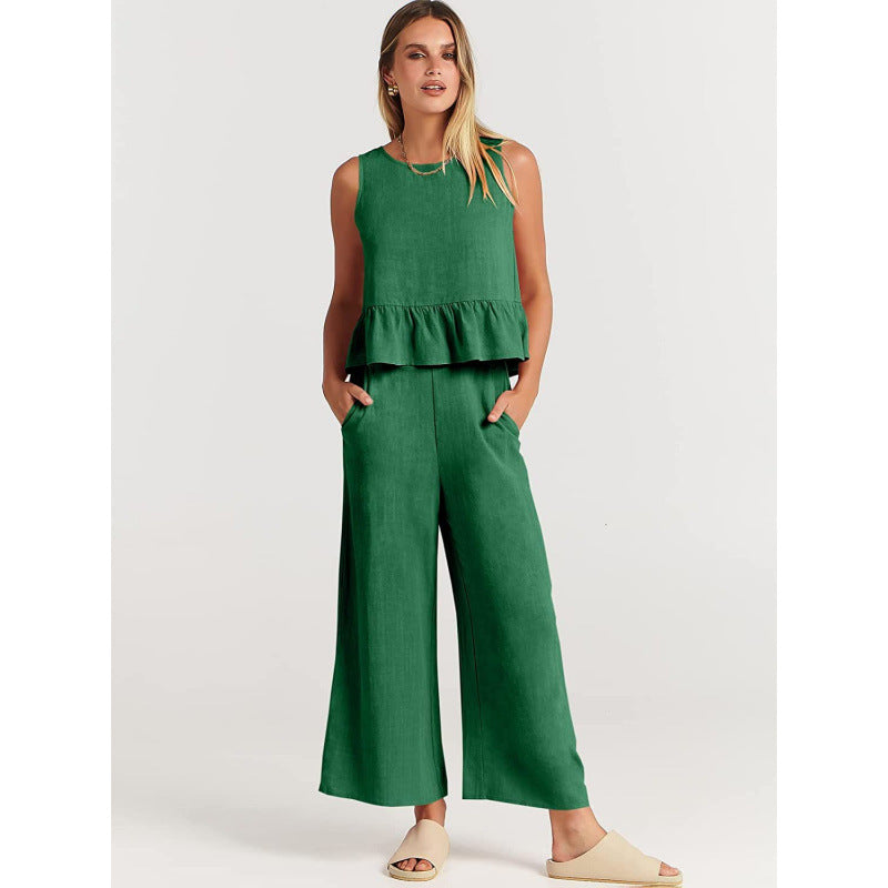 Women's casual jumpsuit with voluminous top and side pockets