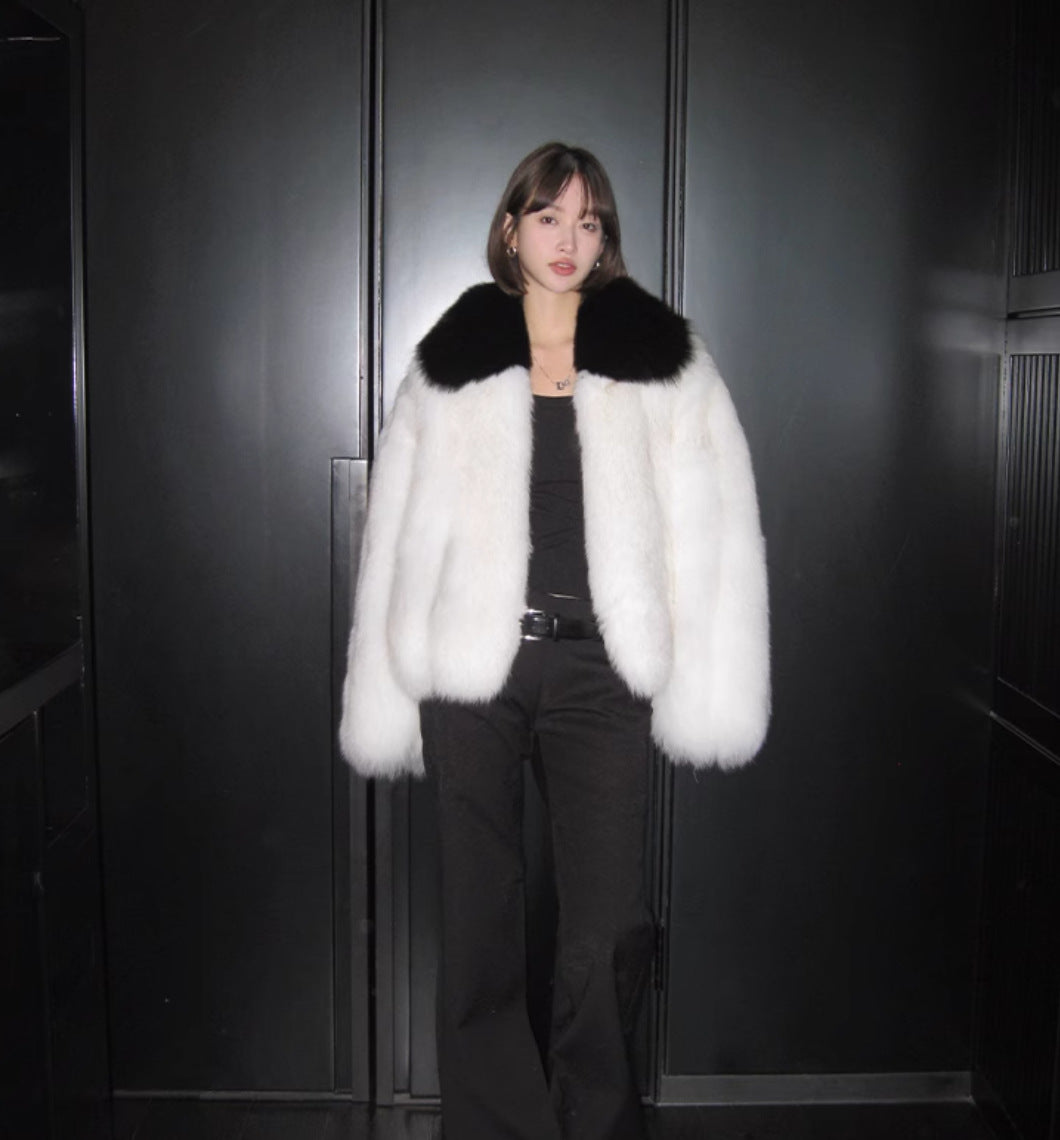 Women's Luxurious and Voluminous Faux Fur Jacket with Collar