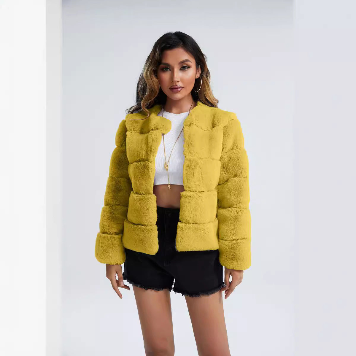 Women's fashionable cuddly jacket