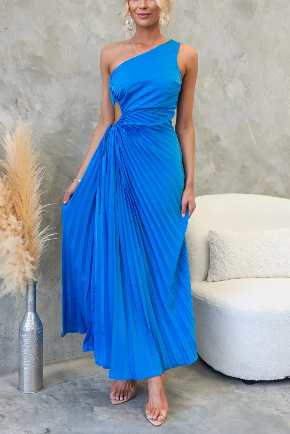 Women's maxi dress with refined draping and asymmetric design