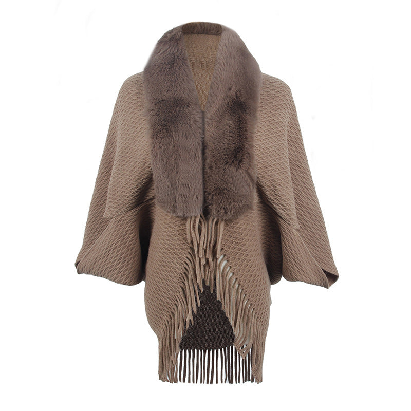 Women's fashionable poncho with luxurious faux fur collar