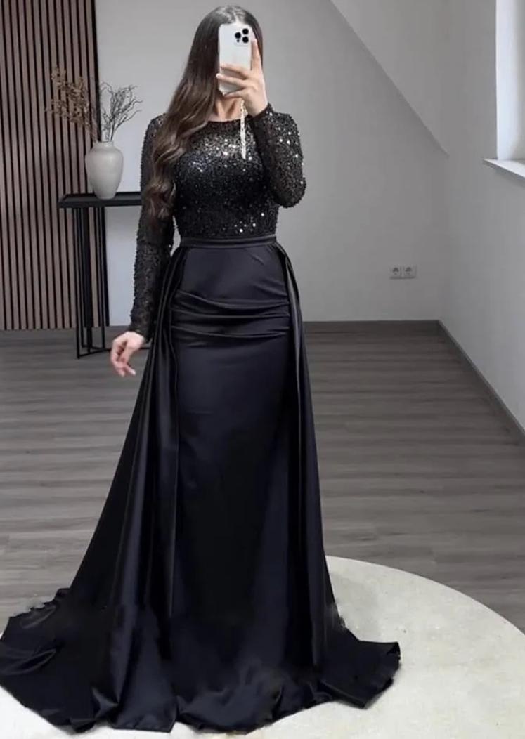 Women's Glamorous Evening Dress with Sparkling Beads and Flowing Skirt