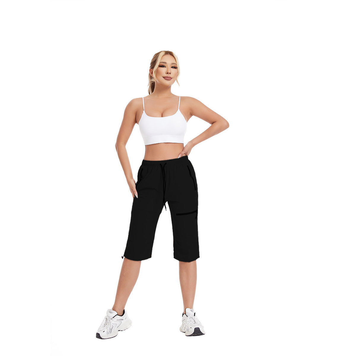 Women's multifunctional sports capri pants with practical pockets