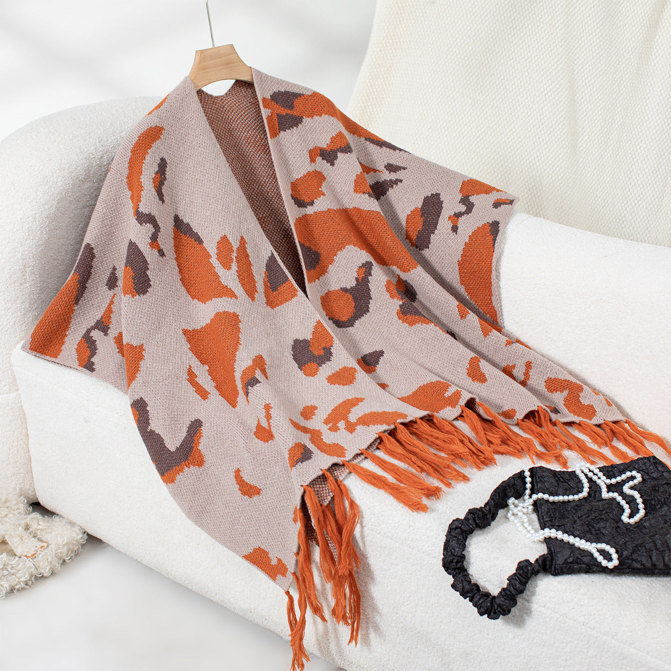 Women's soft scarf with fringed design