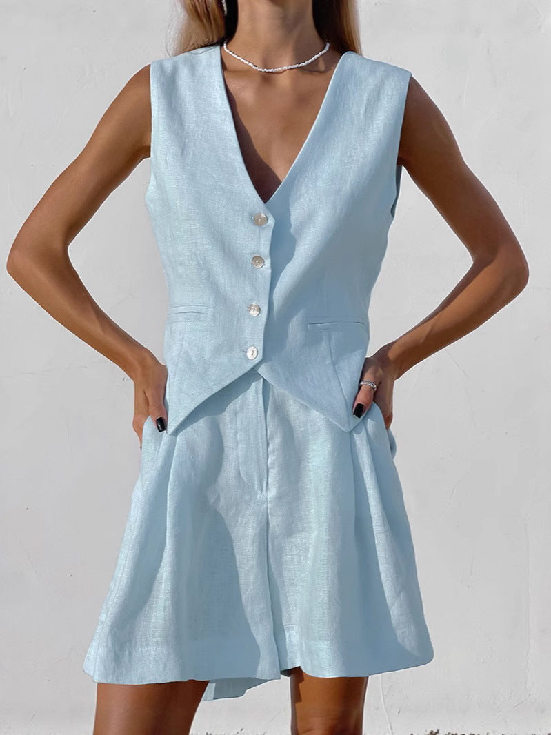 Women's airy linen set with sleeveless blazer and shorts