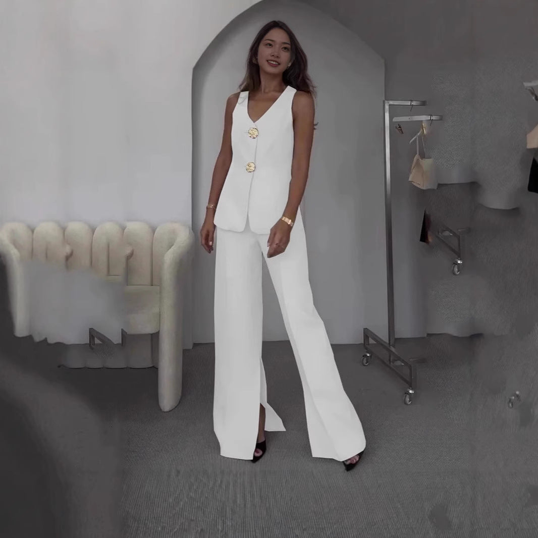 Ladies elegant pantsuit set with fitted blazer and wide-cut trousers