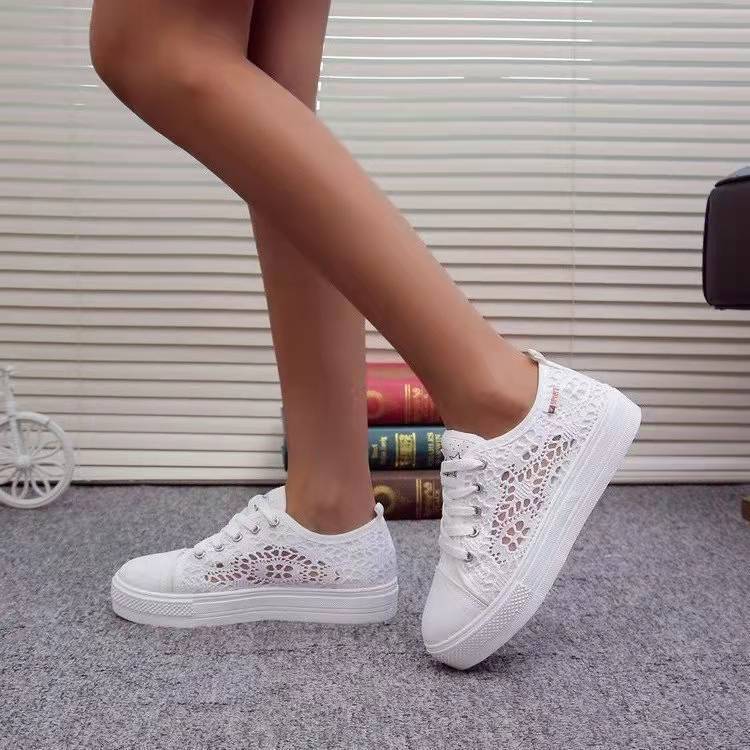 Women's sneakers with delicate lace pattern and non-slip sole