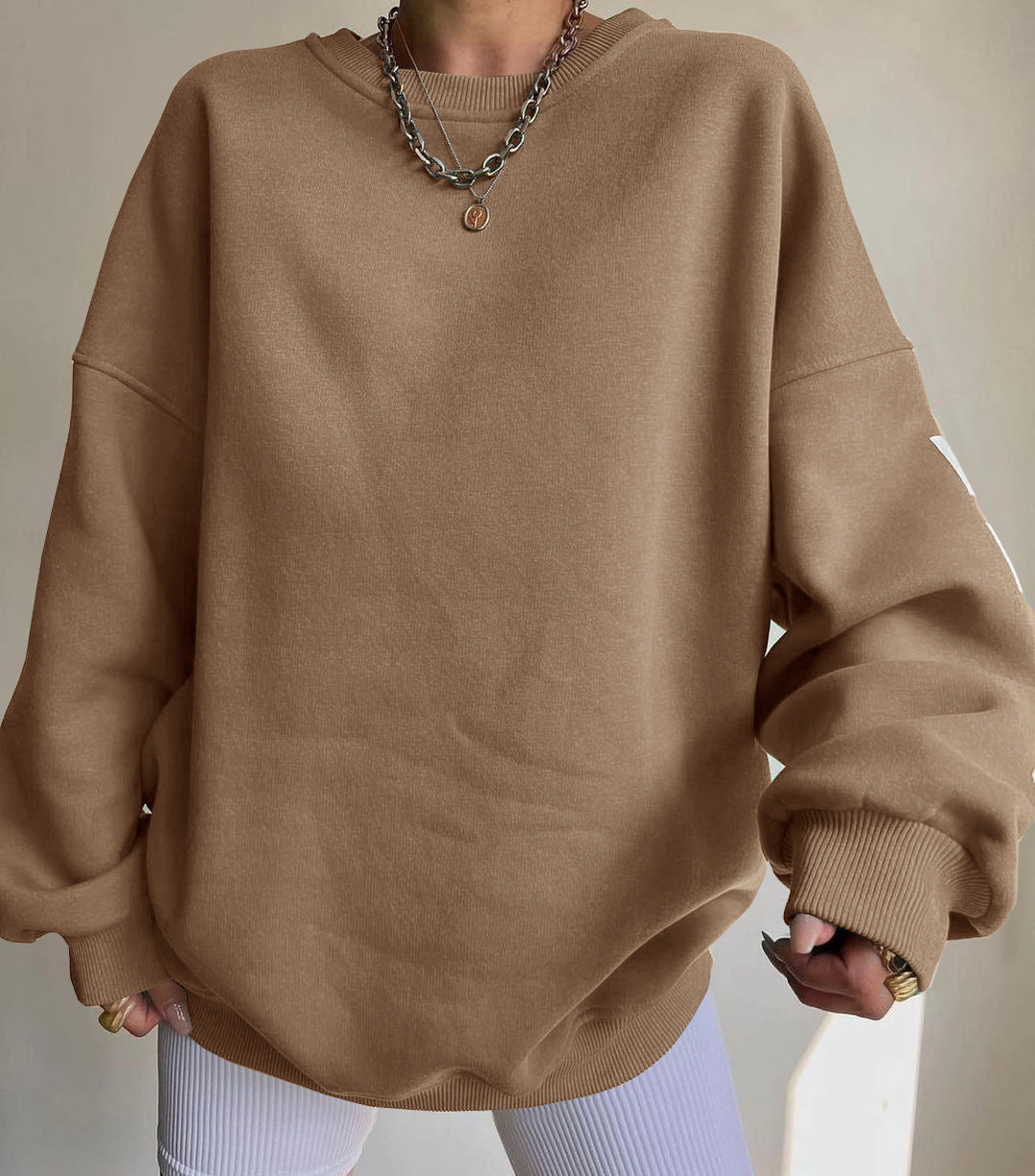 Women's casual oversized sweater with contrasting sleeves