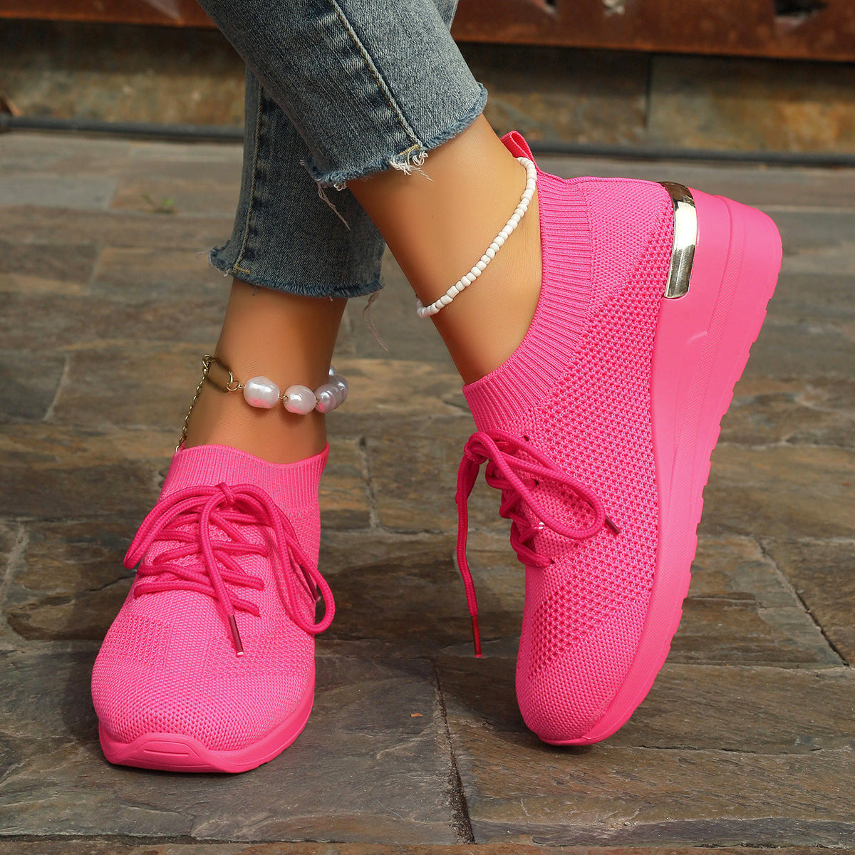 Women's comfortable sport sneakers with breathable upper material and elegant platform sole